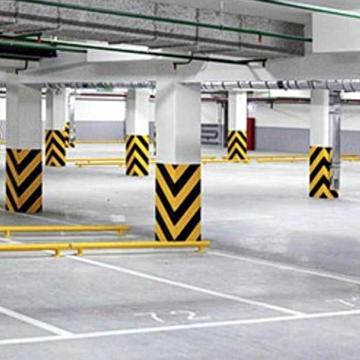 Івана Миколайчука вул., 38