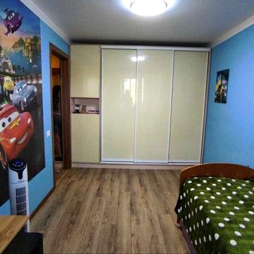 Продається 2-кімнатна квартира на 4 поверсі