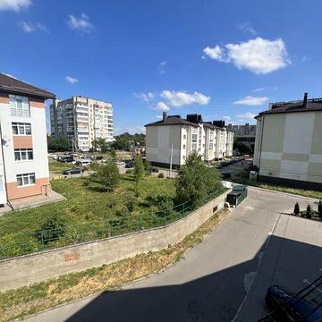 Продаж дворівневої квартири на Лабунського