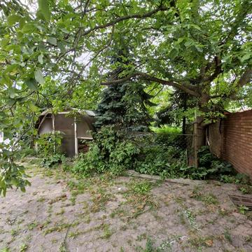 Кавказька вул., 1