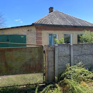 Продам газифицированный дом с участком 10 соток.