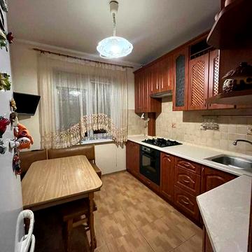 Продажа 2 к.квартири,вул.Братства Тарасівців 5,метро 5хвилин!