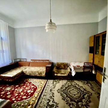 Ткацька вул., 5