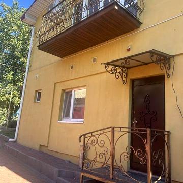 Оренда будинку в центрі на різні терміни