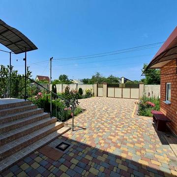 Продам капитальный жилой дом у моря
