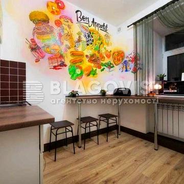 Продаж 4х -тної Квартири Басейна  ! 93 кВ. Басейна ! 1 поверх Хрещатик