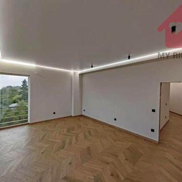 Продаж трикімнатної квартири по вул.Далека