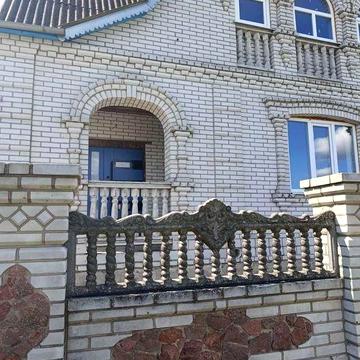Продам будинок с Острів