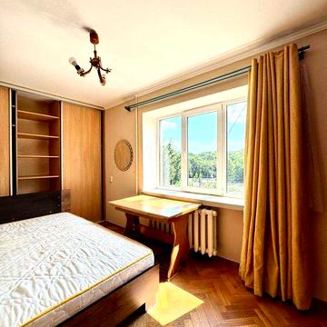 Оренда 2 кім 45м2 квартири по вул. Пасічна (Таджицька)