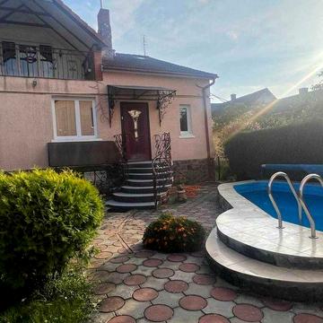 Здається в оренду будинок з басейном в Миколаєві