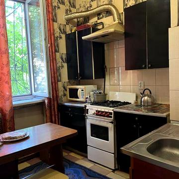 Продаж 3х кімнатной сталінки