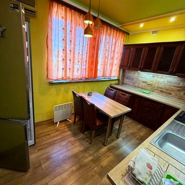 Сдам 3 квартиру на доительный срок ,  Центр города