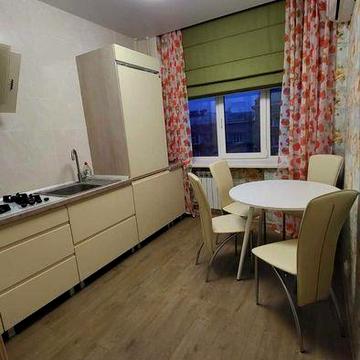 2х комнатная кв.  метро Я. Мудрого, Г. Сковороды( Пушкинская), Центр