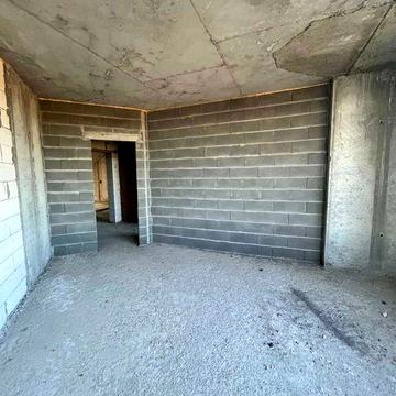 Простора двокімнатна квартира  з хорошим плануванням