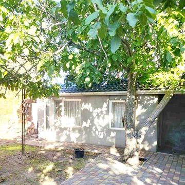 Будинок Варварівка,4 к,свердловина,вікна сусідів у двір не виходять!