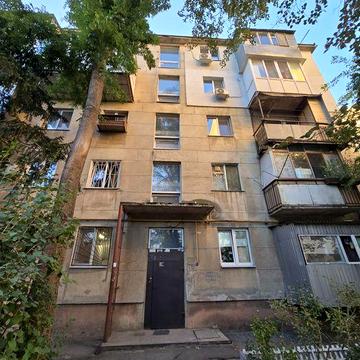 В продаже трёхкомнатная квартира на Черёмушках. Ул. Космонавтов.!