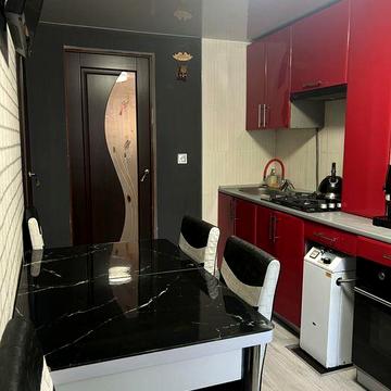 Продам половину дома с участком