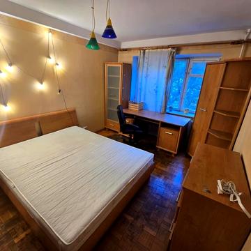 Саперне Поле вул., 28