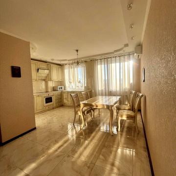 Наталії Ужвій вул., 12