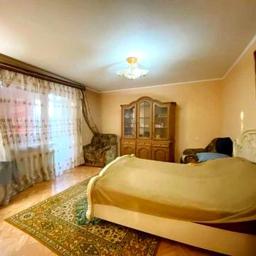 Продаю простору 3к. квартиру в центрі міста,вул. 6-та Слобідська. ц6