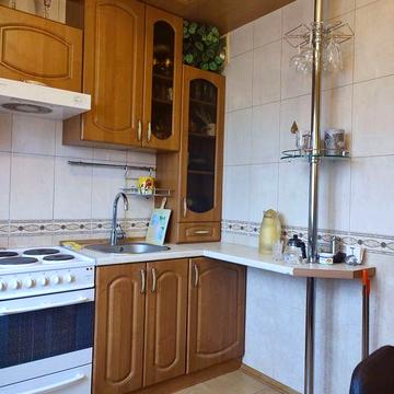 Продажа трьохкімнатноі на проспекті Червоноі Калини,4в