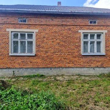 Продаж будинку+8 соток землі в с. Оброшино