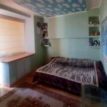 Продається 3-к квартира у Вишгороді