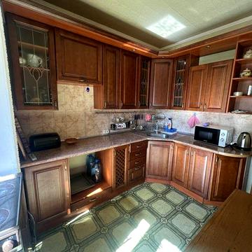 Продам 2х кімнатну Троєщина, з погребом і гратами, повністю мебльована