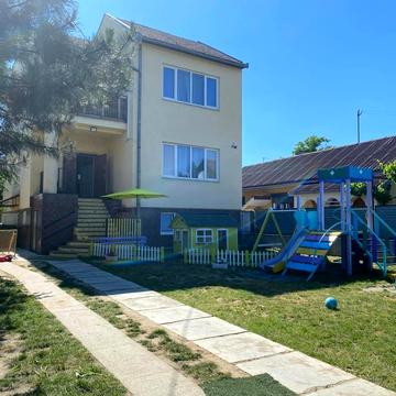 Івана Запісочного вул., 4
