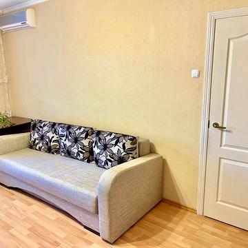 Героїв Дніпра вул., 77