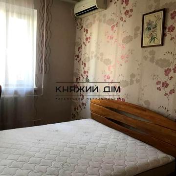 Драгоманова вул., 42