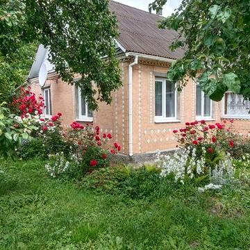 Будинок в Полонному Хмельницької області.