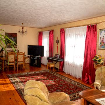 Центральна вул.