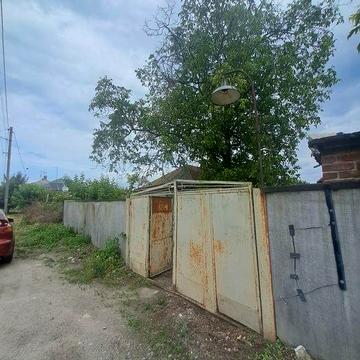 Ділянка з будинком  на раківці