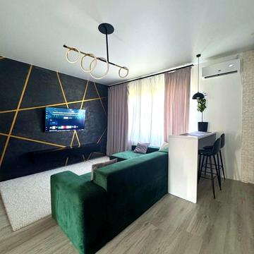 Новоселівська вул., 7