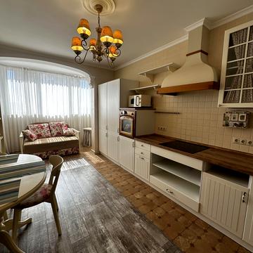 Київська вул., 245