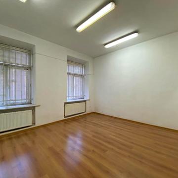 Хімічна вул., 4