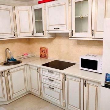 Продам  4 кімнатну  квартиру в Морському порталі міста.