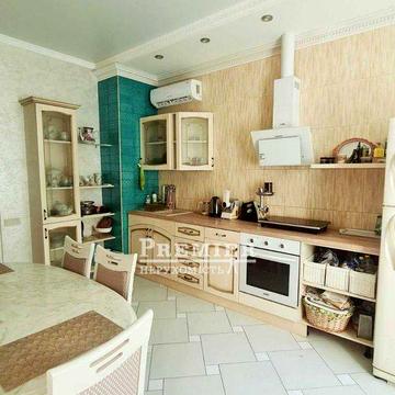 Продам 2 кімнатну квартиру в ЖК біля моря з ремонтом.