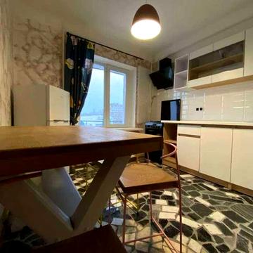 Продаж 2к квартири на вул. Петропавлівська 6