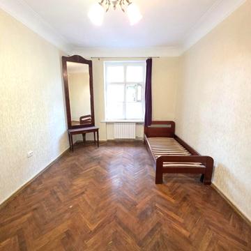Ділова вул. (Димитрова), 6