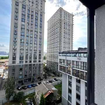 Продаж квартири- студіі біля метро ЖК Метро парк