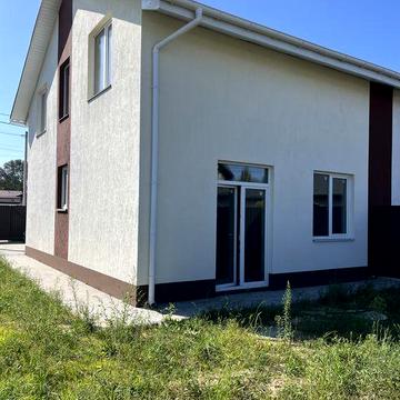 Дуплекс з Великою ділянкою Стоянка