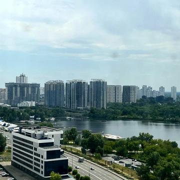 Дніпровська набережна вул., 17В
