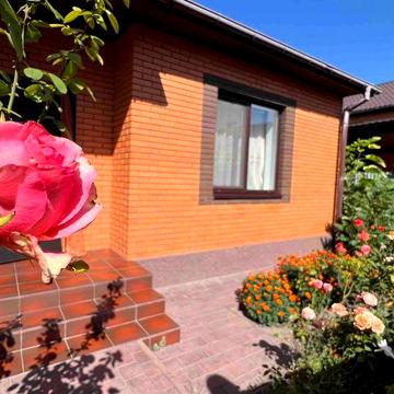 Продаж будинку з гаражем і ділянкою на 4.8 сотки, с. Вінницькі Хутори