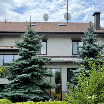 Симона Петлюри вул., 38