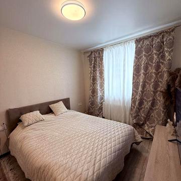 Квартира з класним ремонтом! Поруч сосновий ліс! 7км до Києва!