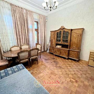 Базарна вул., 21