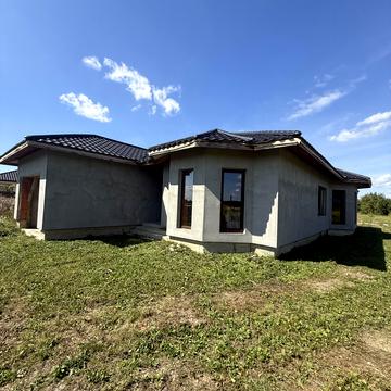Комарова