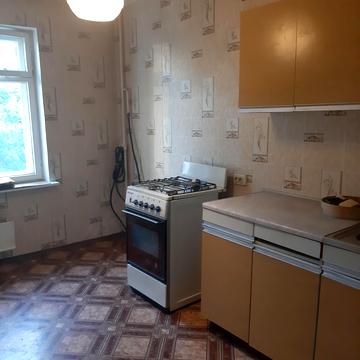 Володимира Висоцького бульв., 6